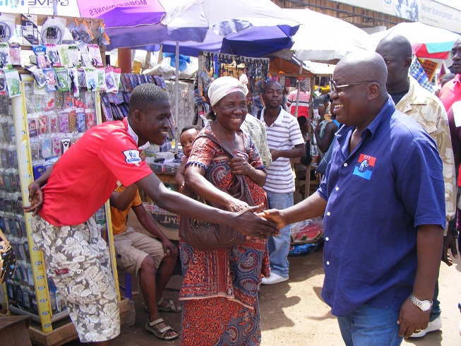 Nana Addo visits flooded areas, Ghanadot